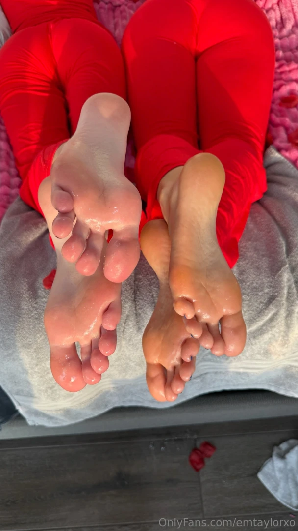 The aftermath of when me and hang10toess let super_soles fuck all four part 11 