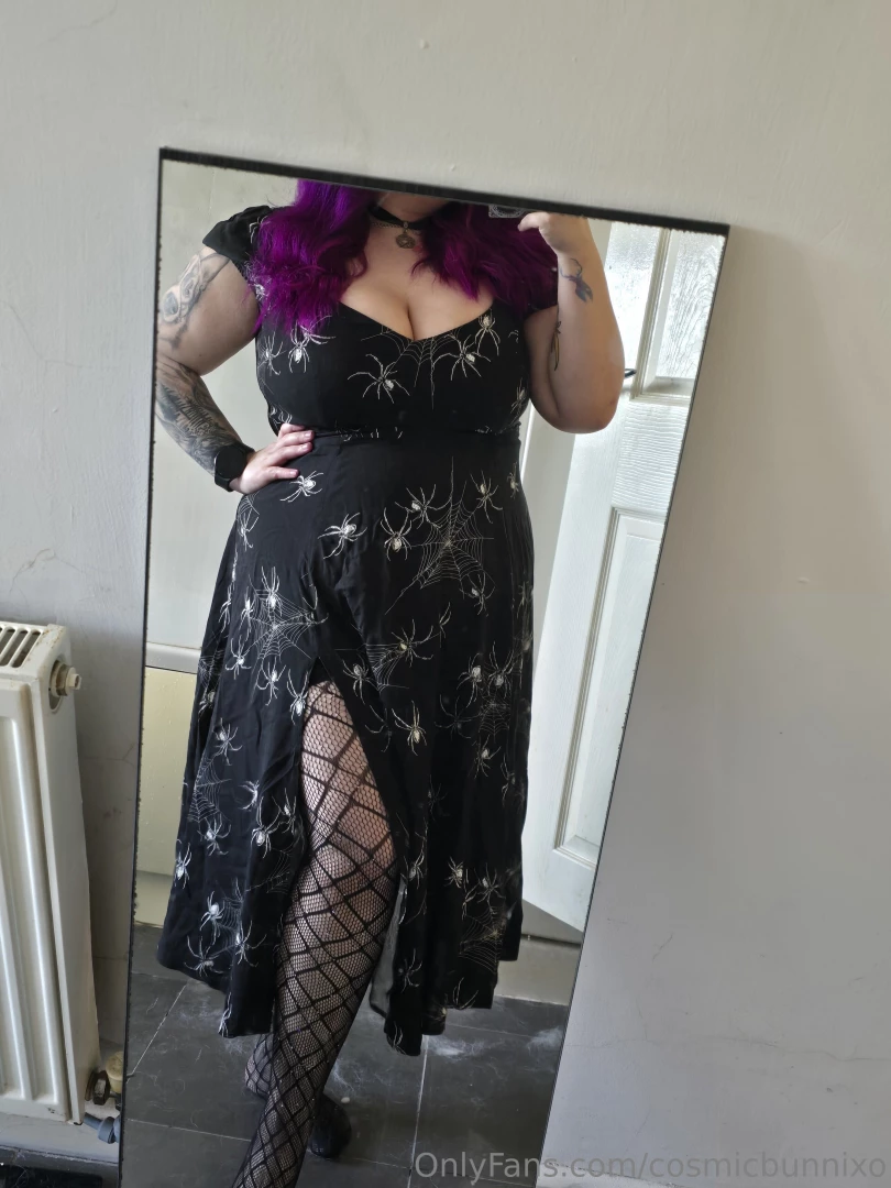 How do i look in this outfit send me your thoughts in the dms 