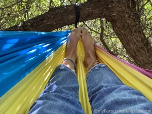 I can t resist staring at my cute feet when i m outside and neither part 1
