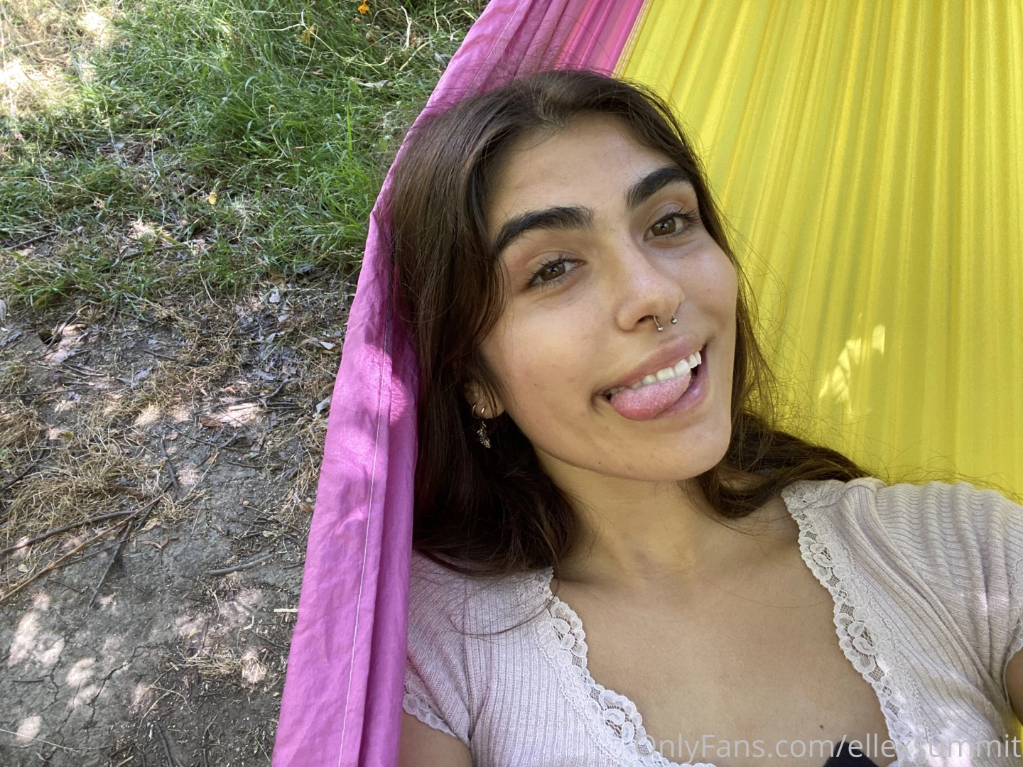 Some selfies i think my smile is actually decent and i ve noticed that part 4 