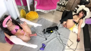 Averymia just filmed her first girl on girl tape it s so hot subscribe part 21