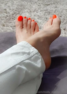 I have a question to ask who thinks feet are sexy do they turn you on part 9