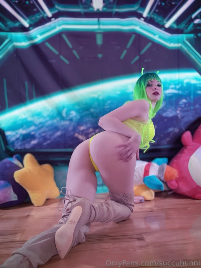 Hot alien babes in your area 51 