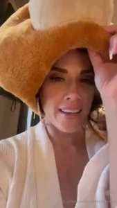 I m the female dancing bear