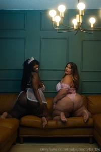 Mark those ass cheeks