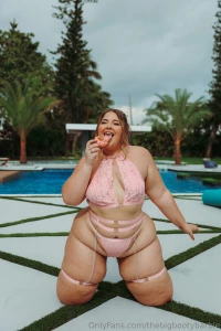 Hey y all do you wanna spoil me for my birthday or what https www