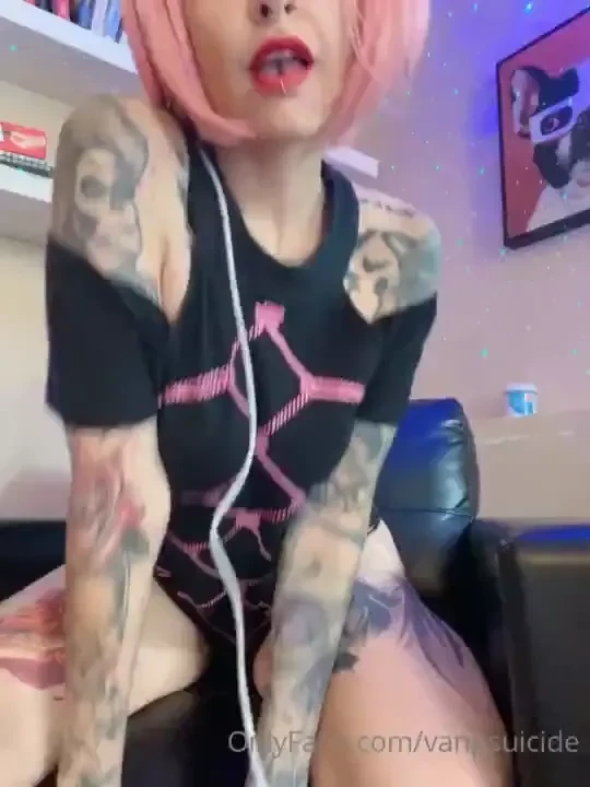 I have 3 hours for customs today and i am bored so girl gone wild 