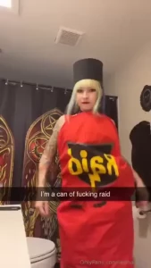 So like who would be down for a set in my halloween costume