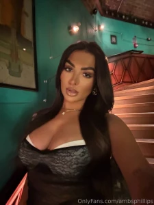 You in the mood for a sexy selfie