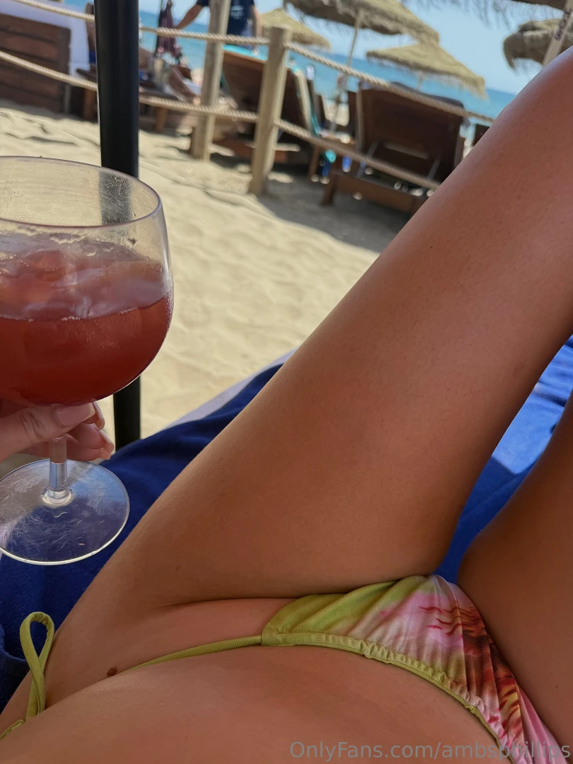 Keep me company while i m relaxing 