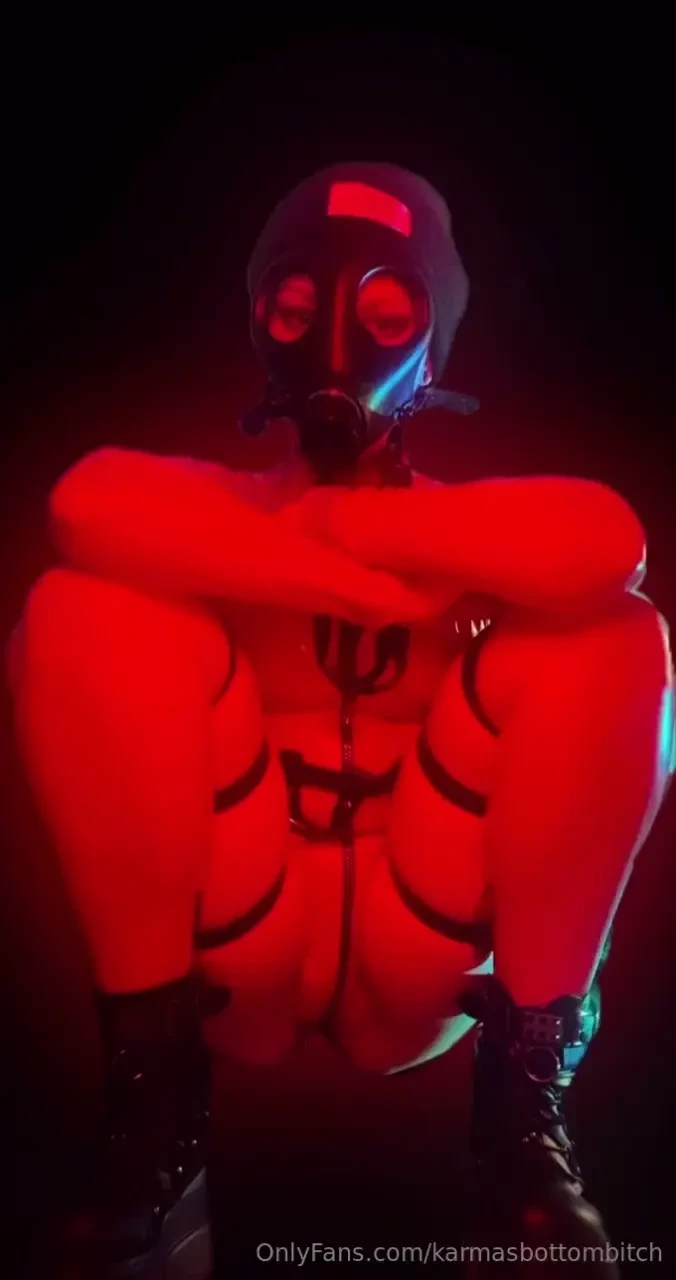 Im ring to post one photo rom my super hot latex shoot a day because 
