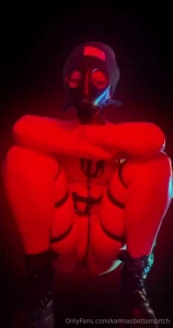 Im ring to post one photo rom my super hot latex shoot a day because