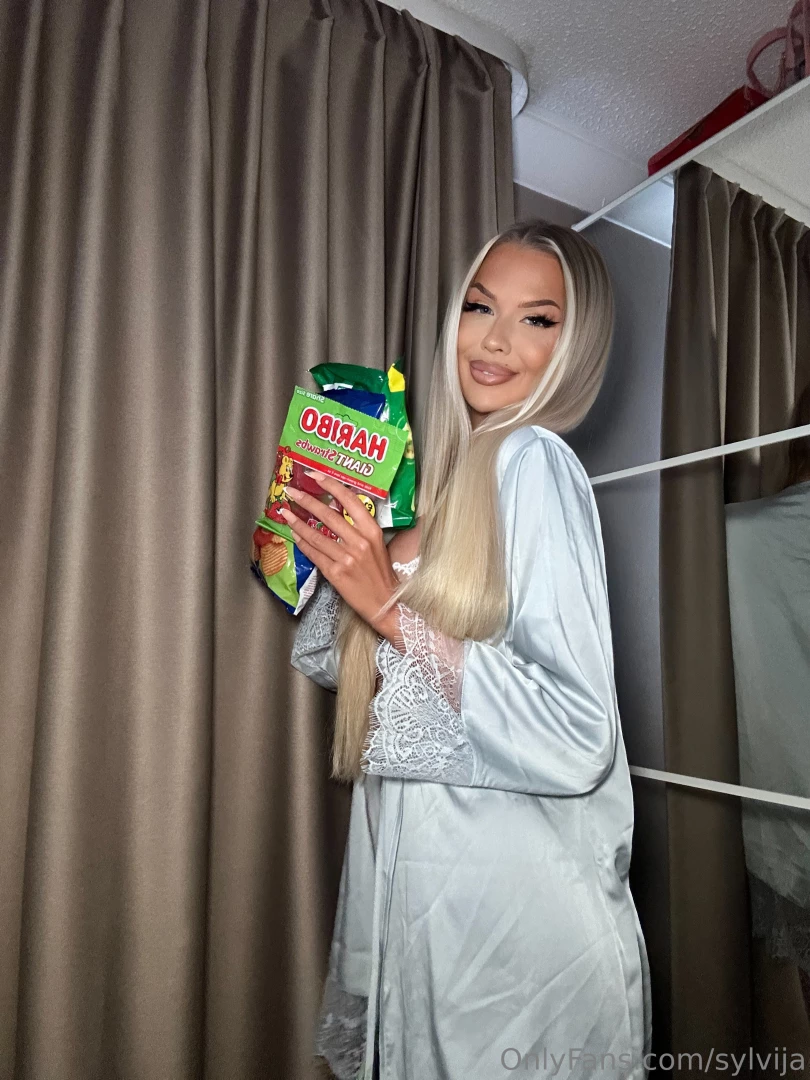 Whats your fav snack 