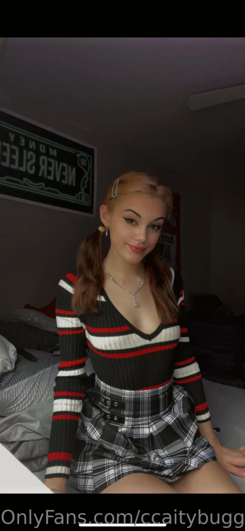 Mini skirt vibes part 2 