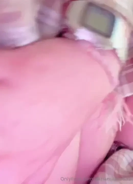 A mi me gusta masturbarme mucho en el ba o de mi trabajo part 1 