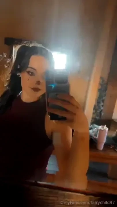 Spooky clown gigs make me so happy 