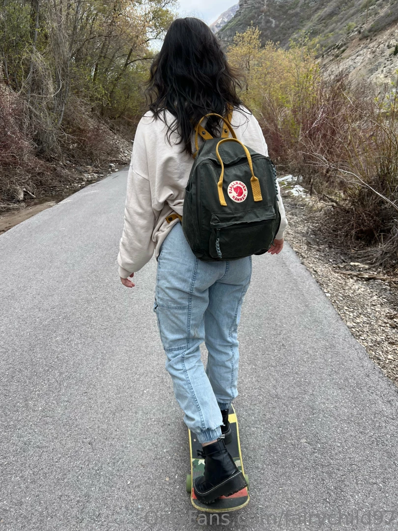 I learned how to skateboard it s something i ve wanted to do forever part 1 