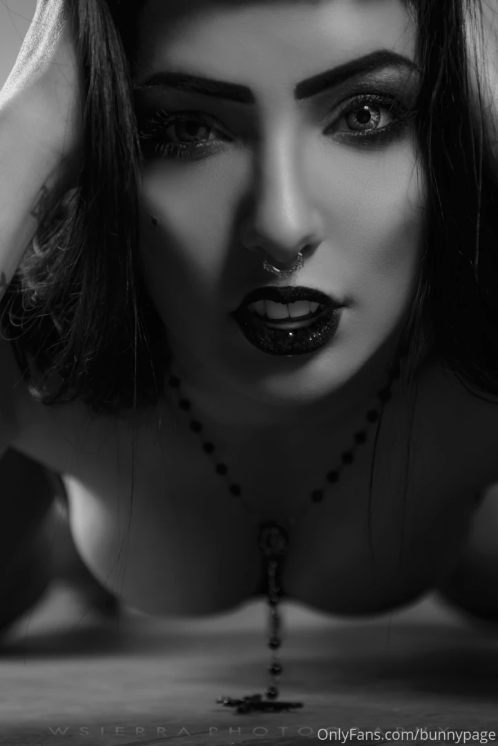 Oops something glitched a super sneak peek for you lovelies a shoot i 