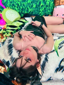 Hehe look at me i m upside down