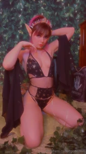 This lil elf missed you xoxoxo