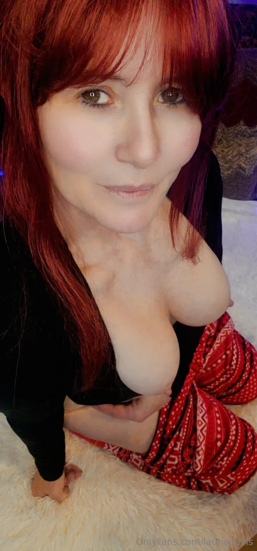 I m imagining your lips slowly moving towards my neck kissing softly 