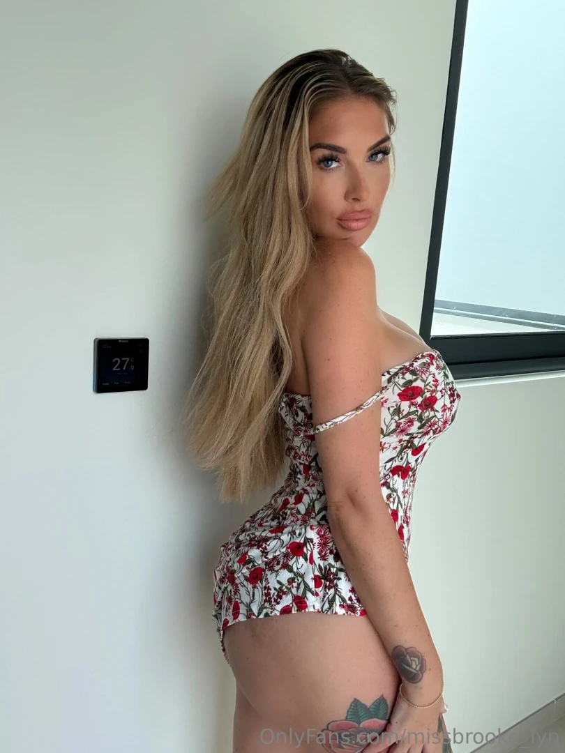 Happy monday babes come find me in the dms i ll start your week off 