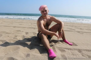 Found these old photos miss the pink hair lol youngin