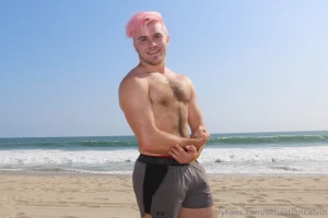 Found these old photos miss the pink hair lol youngin part 14