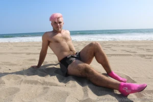 Found these old photos miss the pink hair lol youngin part 7