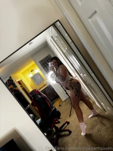 New phone same thick bitch