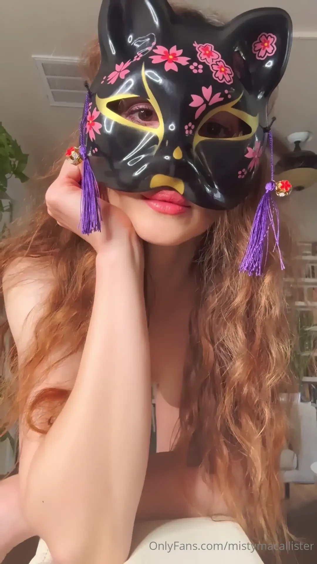 Hey drop into my dms if you want to see more of me 
