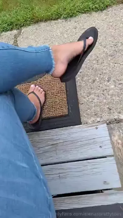 Next up is a flip flop dangle with that tapping sound i know makes you 