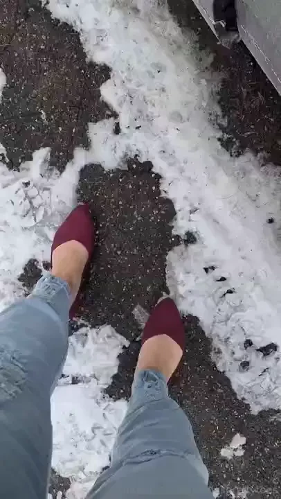 In the middle of a 10 day wear for one and you and i am commited who s 