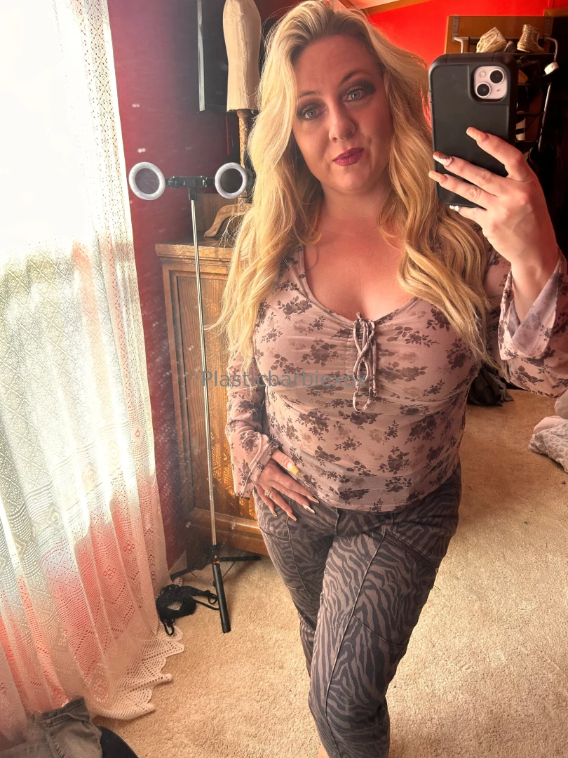 Https onlyfans com plasticbarbiexoxvip c1 cum to my vip 