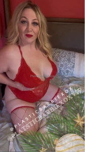 The only thing better than unwrapping gifts unwrapping me come play