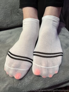 If you were looking to enjoy my socks i finally have my sock postings part 3