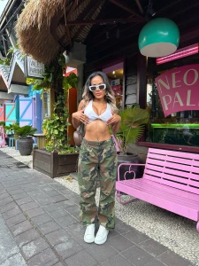 Do i look like a baddie in this outfit