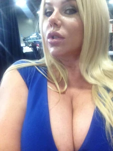 Some pics from exxxotica nj part 3