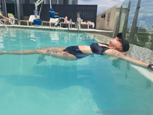 I have been driving across the country but i m back hope y all missed