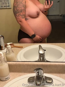 32 week belly i m feeling so big lol
