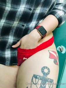 Feelin a little naughty at work send a tip and i ll send you a fun