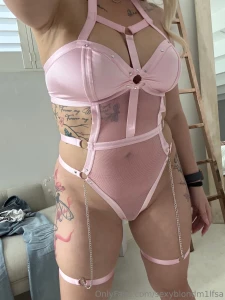 Seems like pink is my new favourite colour lately what your favourite part 1