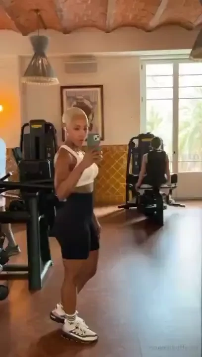 Morning hard training day y back to enjoy the weekend keep voting on 