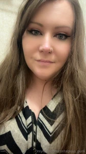 Love when i get all dolled up makes me feel good