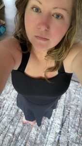 Streaming tonight would appreciate any support tonight doing squats