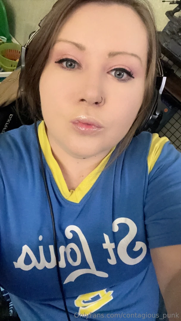 Going live over on twitch tv contagious_punk would love to see ya 