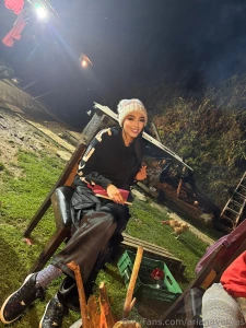 I see you staring don t stop now