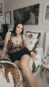 I know i m sexy but i wanna hear you say it dm me