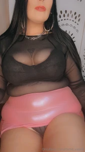 The dress is loud i m louder