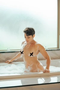 Professionally shot photos in my bubble bath unlock for titties booty part 1